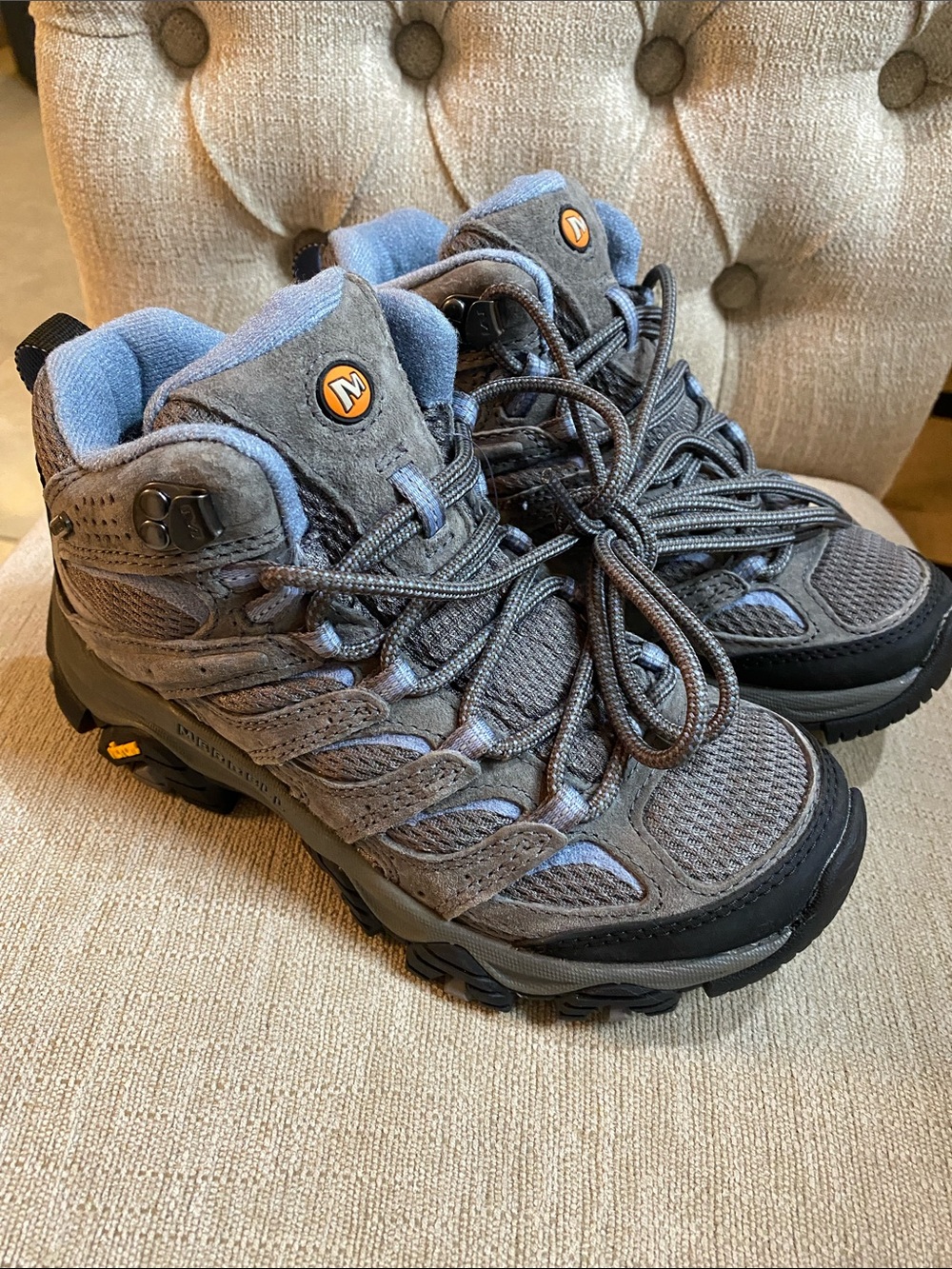 Merrell Ladies Gray Hiking Boots - Durable Trail Shoes / Sz 6